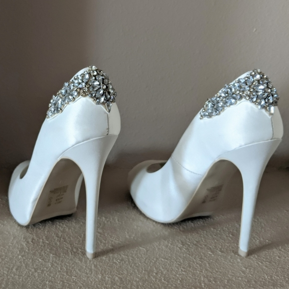 Badgley Mischka Jeweled - Picture 5 of 6